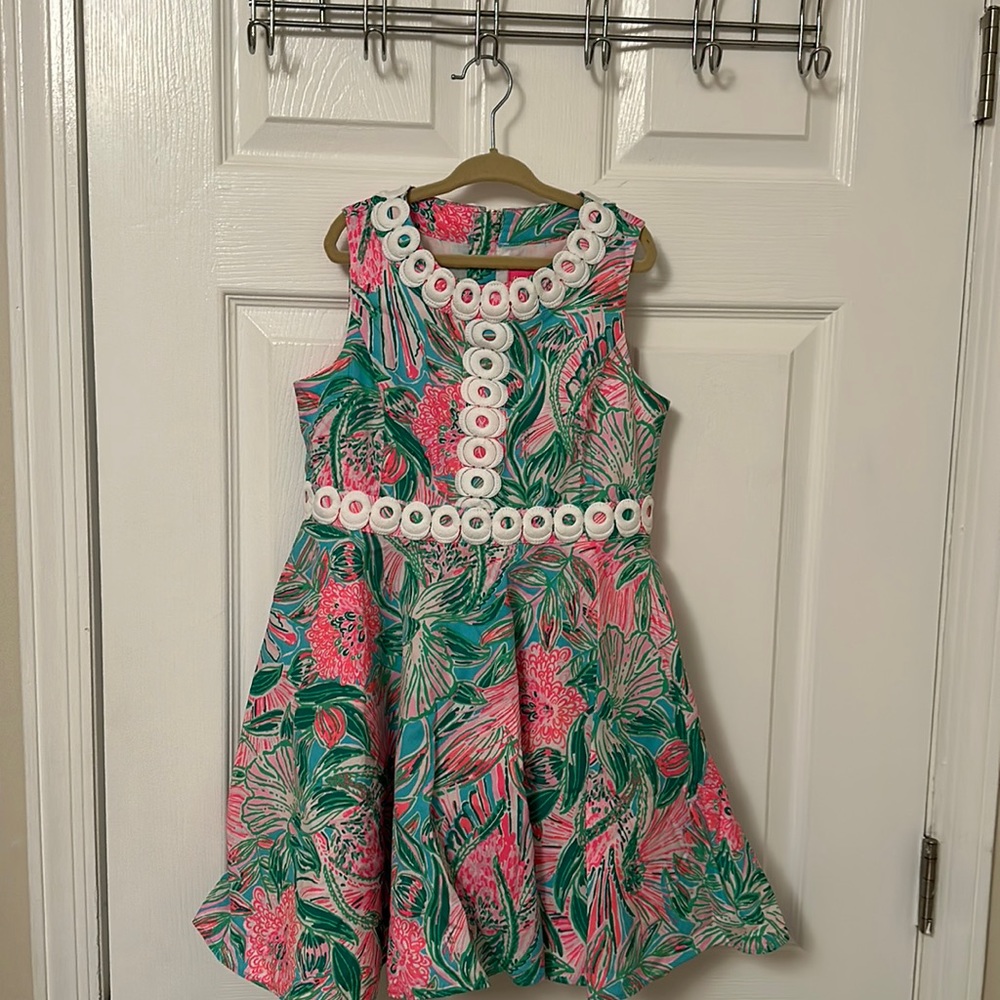 Lily Pulitzer girls dress size 7. Cotton, lined dress. Worn 1x